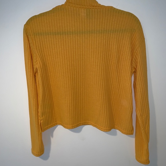 Turtle neck - Picture 2 of 3